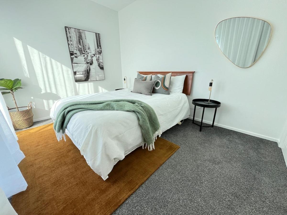 Jandals & Joy Lakefront Retreat روتوروا المظهر الخارجي الصورة